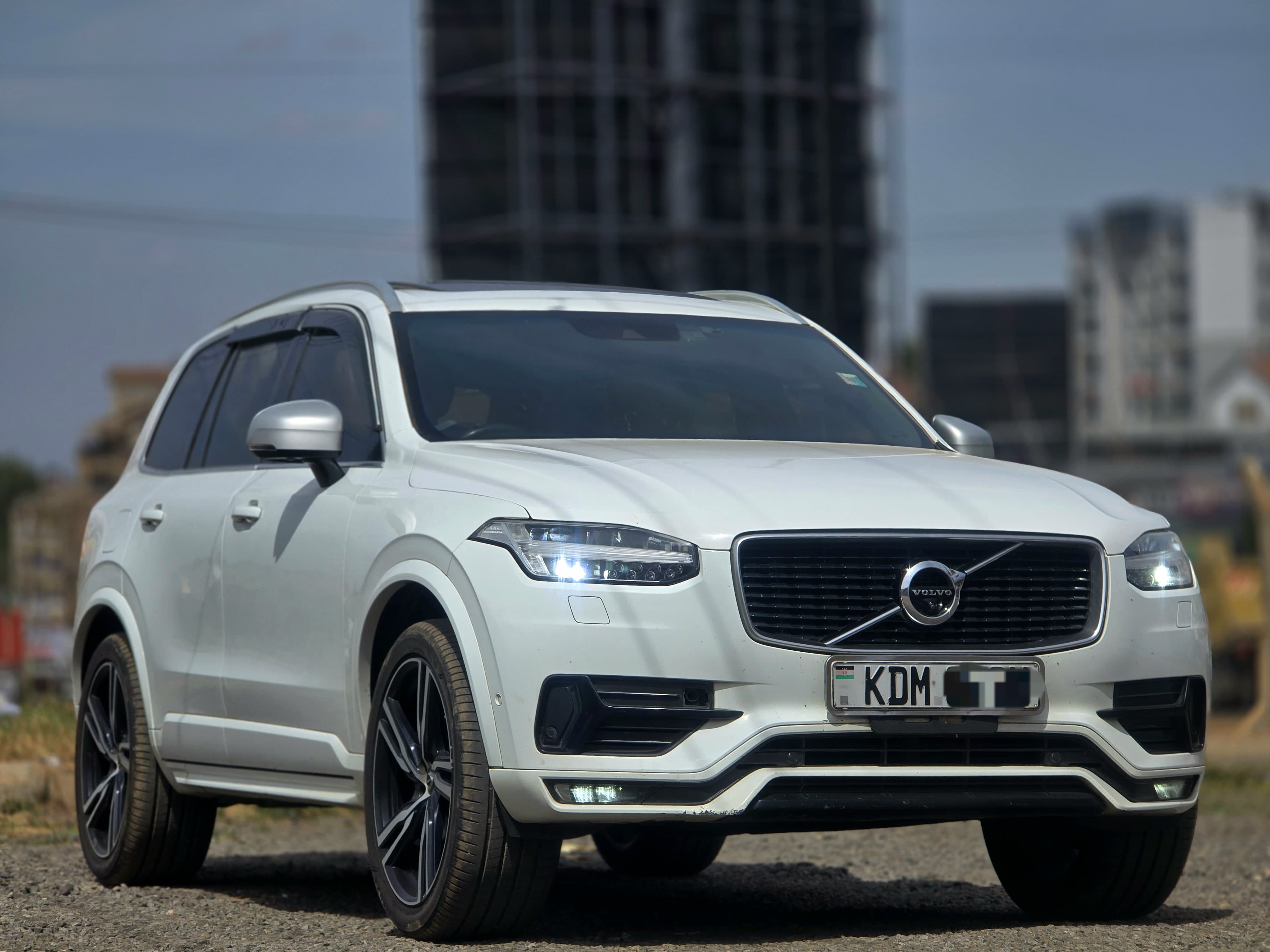 Volvo XC90 T6 R-Design - Image 3
