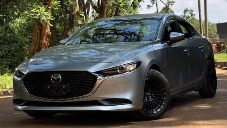 Mazda 3 (sedan 1.5L)