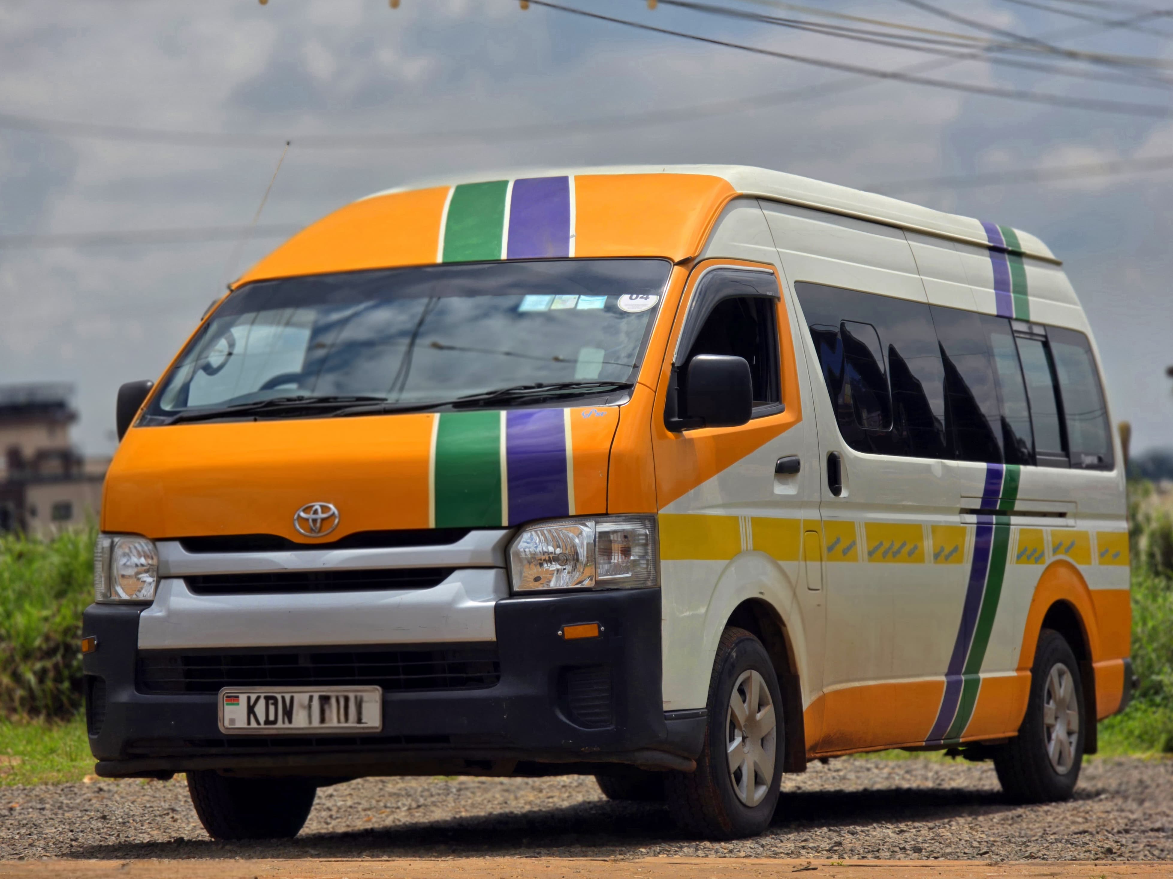 Toyota Hiace 9L