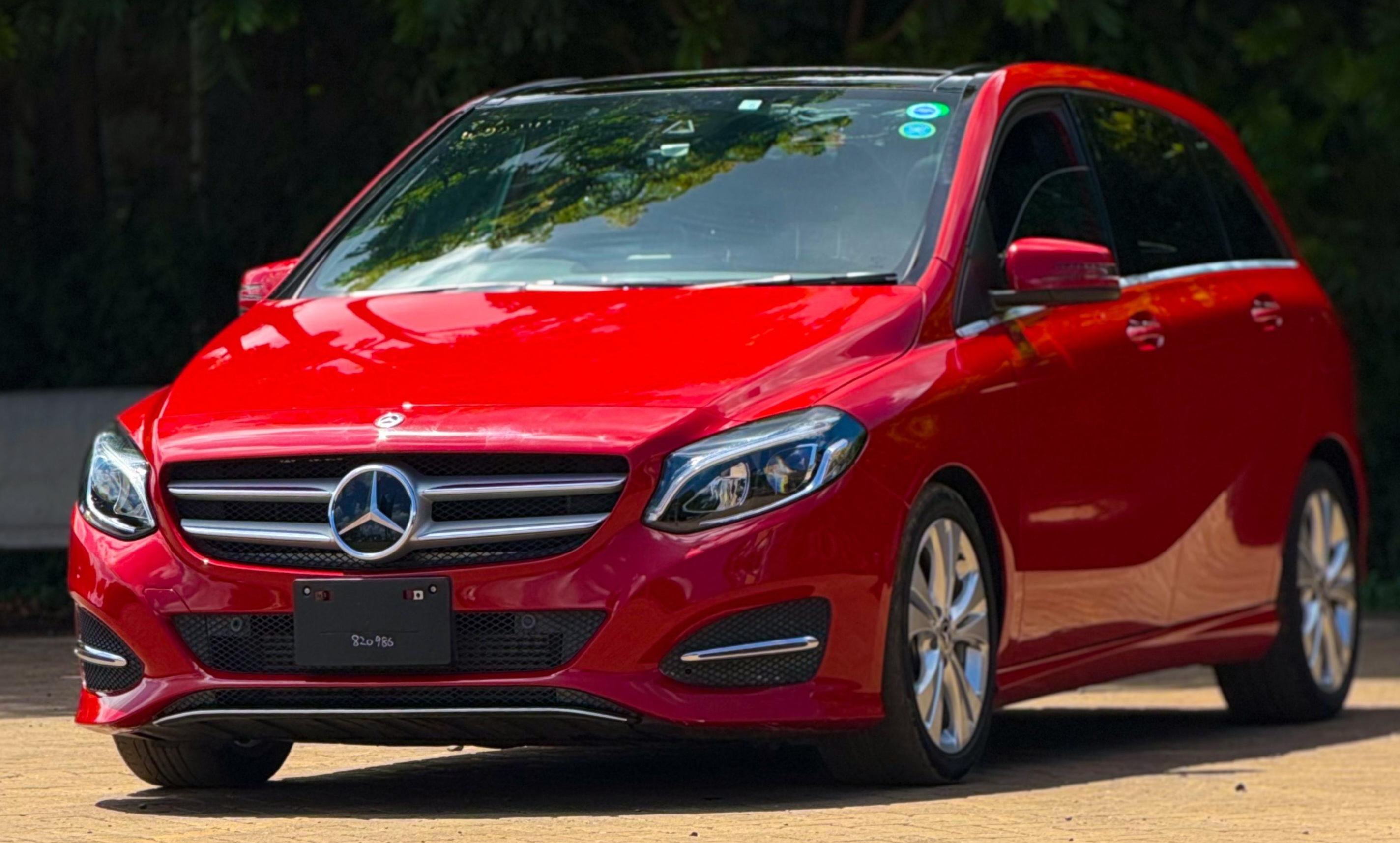 MERCEDES BENZ B Class (B180)