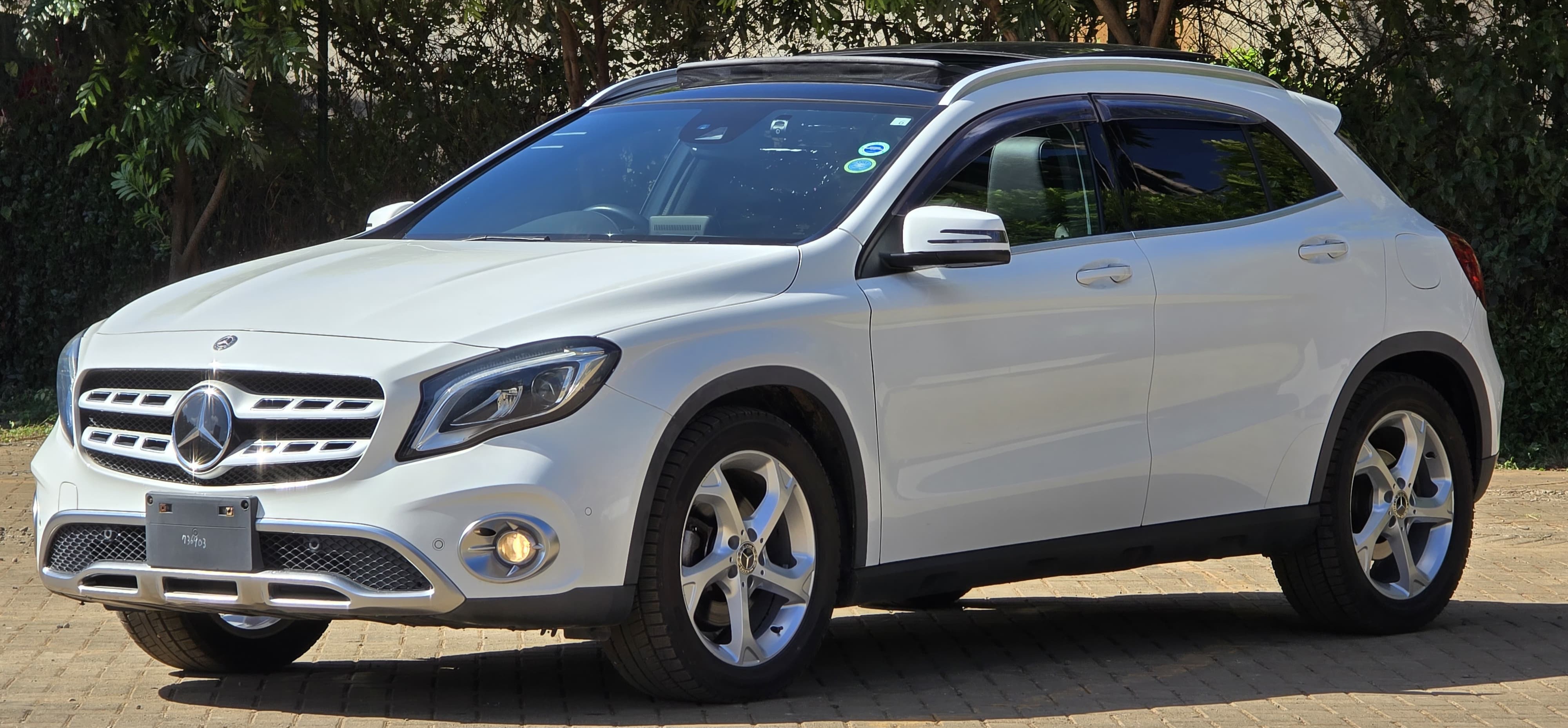Mercedes Benz GLA220 4MATIC