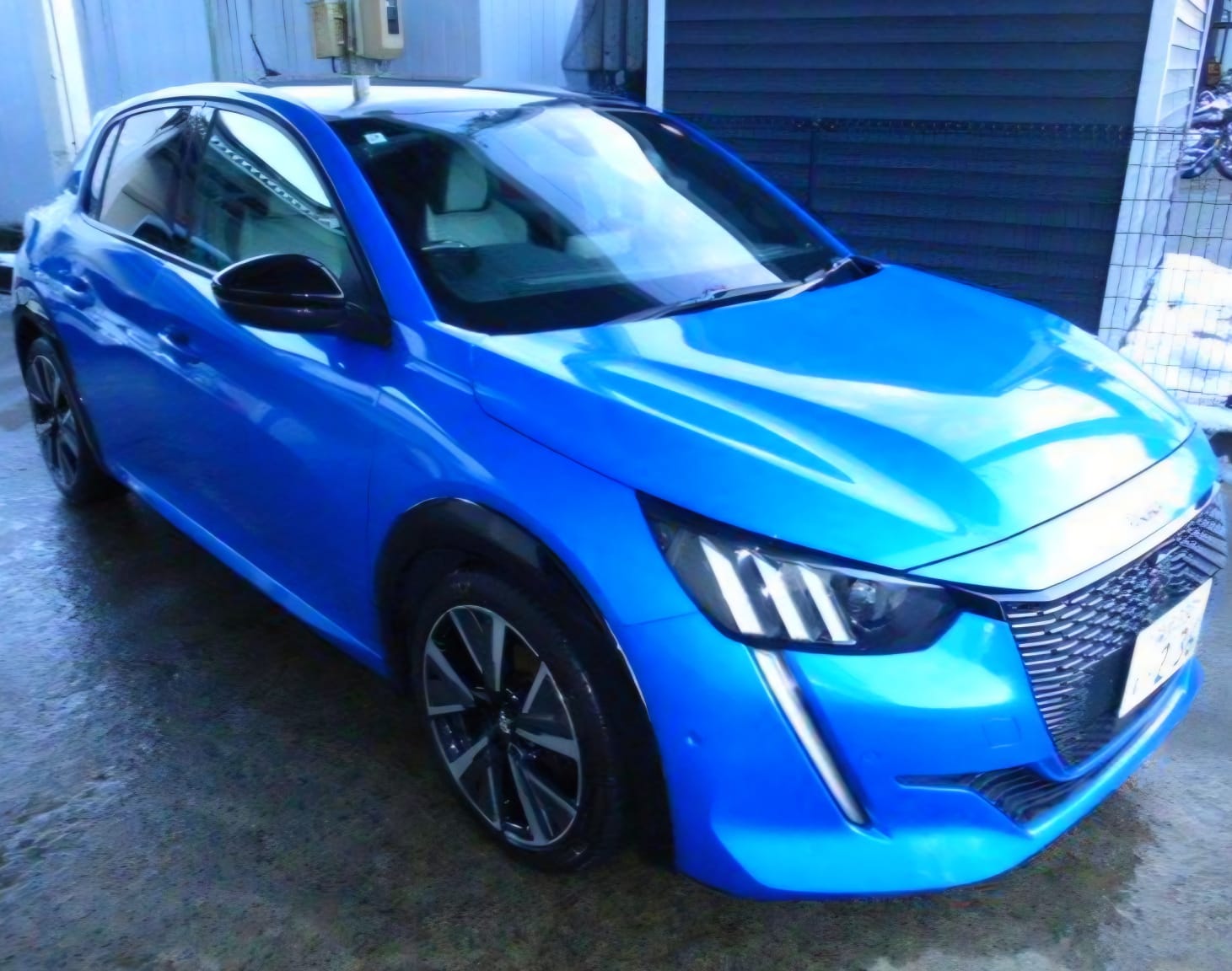 Peugeot 208 GT-LINE/ MOONROOF