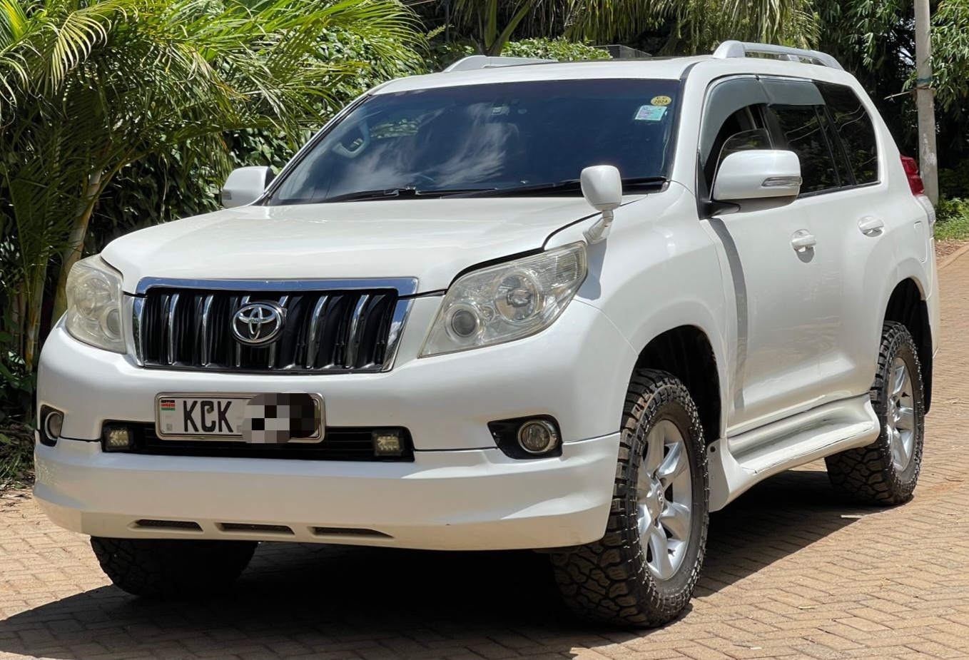 TOYOTA LAND CRUISER PRADO