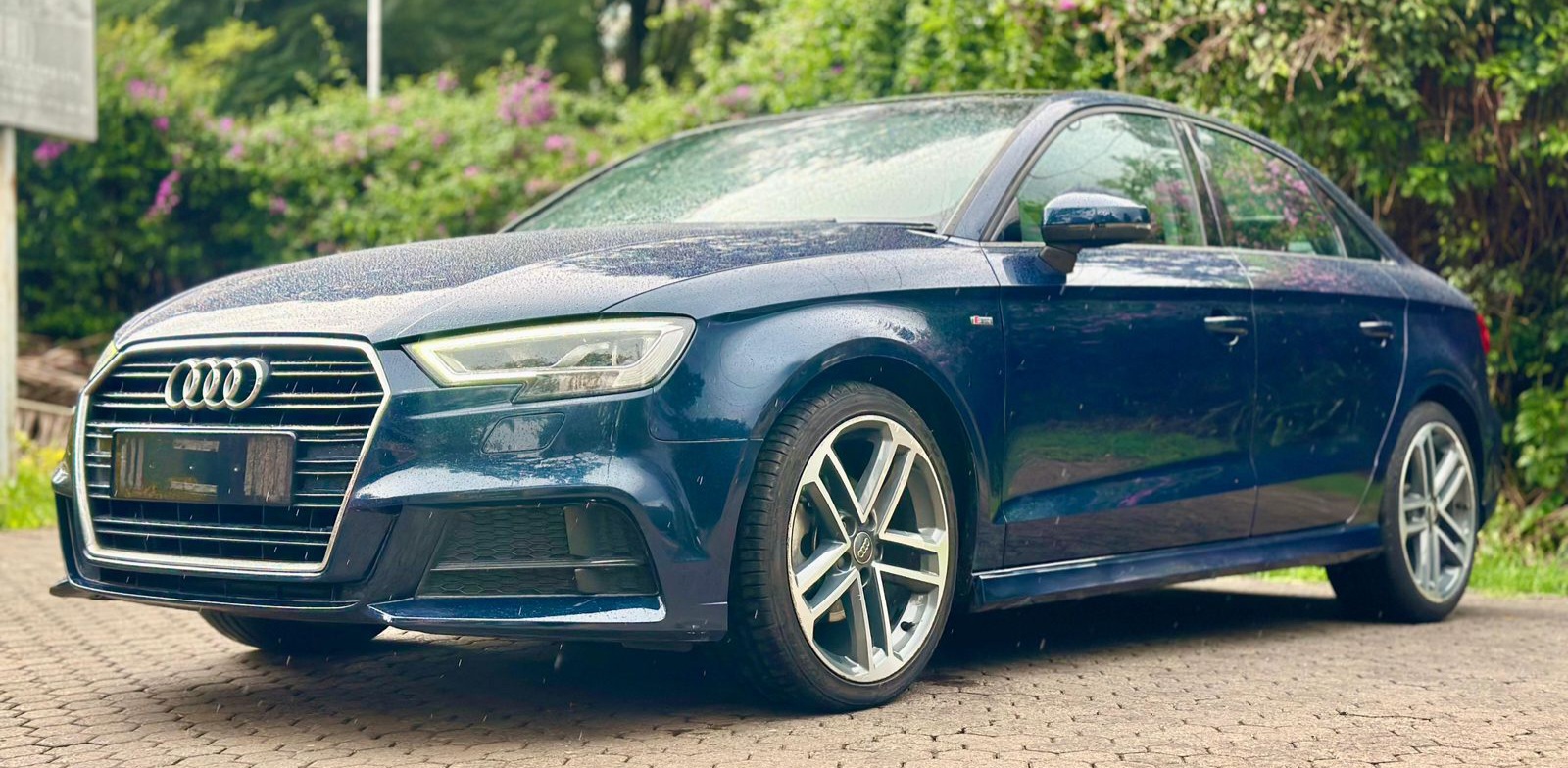Audi A3 S Line (sedan 1.4L)