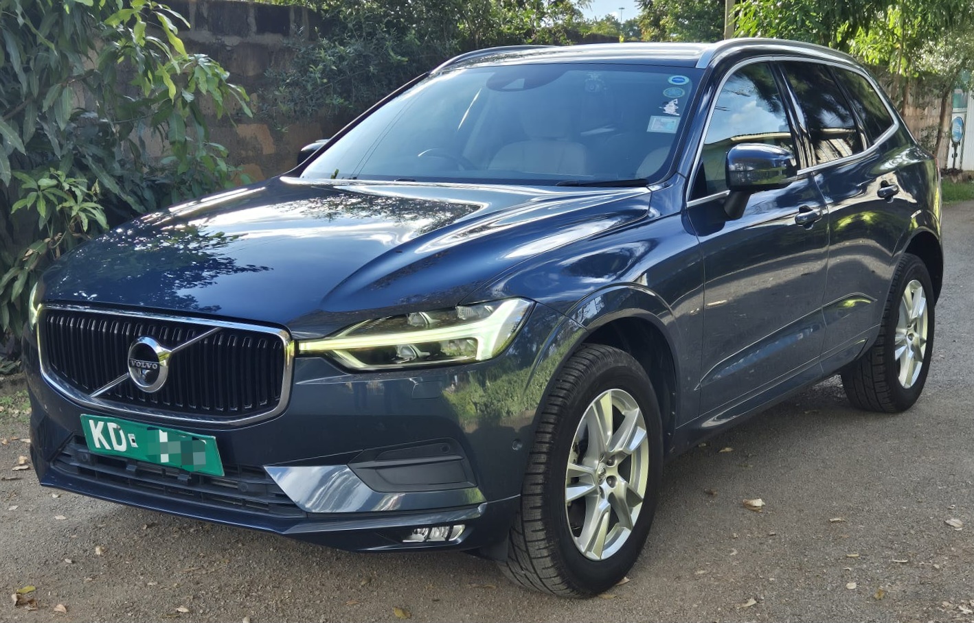 VOLVO XC60 D4 (AWD Momentum)