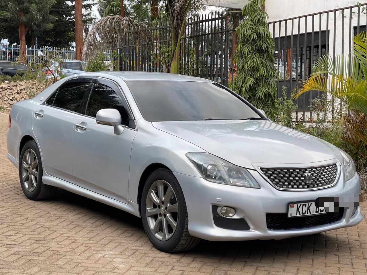 Toyota Crown Athlete
