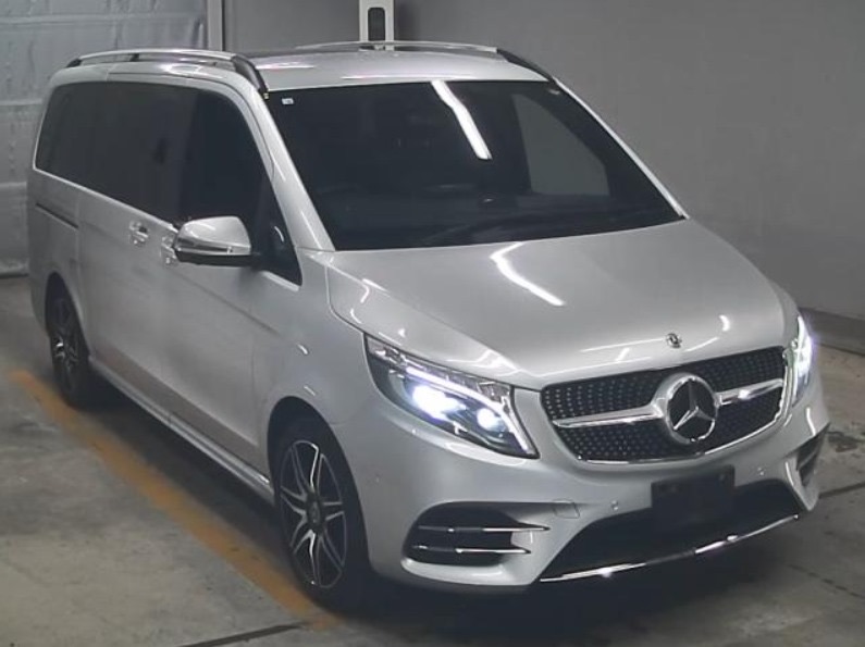 Mercedes Benz V220d AMG Line